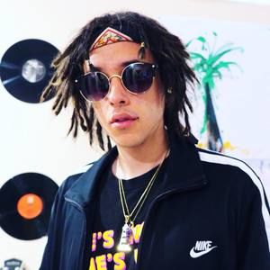 Meet your Posher, Devan